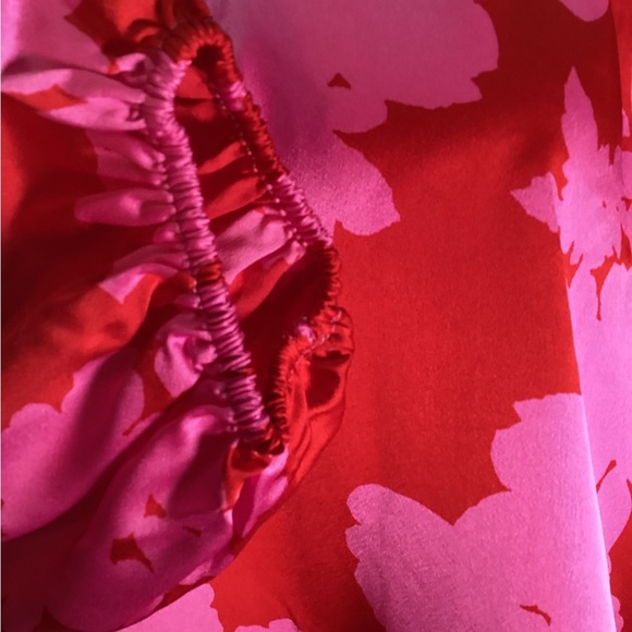 Sugarlips Plus Size Pink and Red Puff Sleeve Blouse 2X - Picture 7 of 8